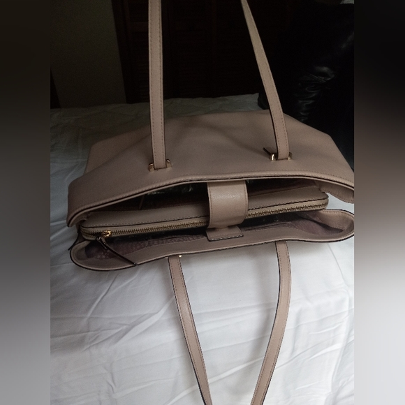 Kate Spade Handbag - Picture 4 of 11